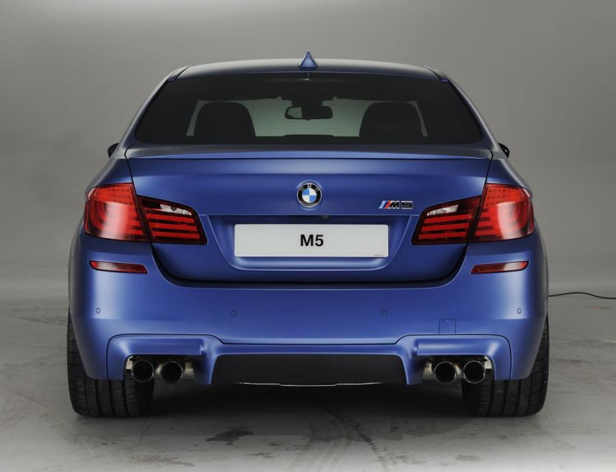  BMW M5 Performance Edition 2012 года  (UK) (фото 5 из 13)